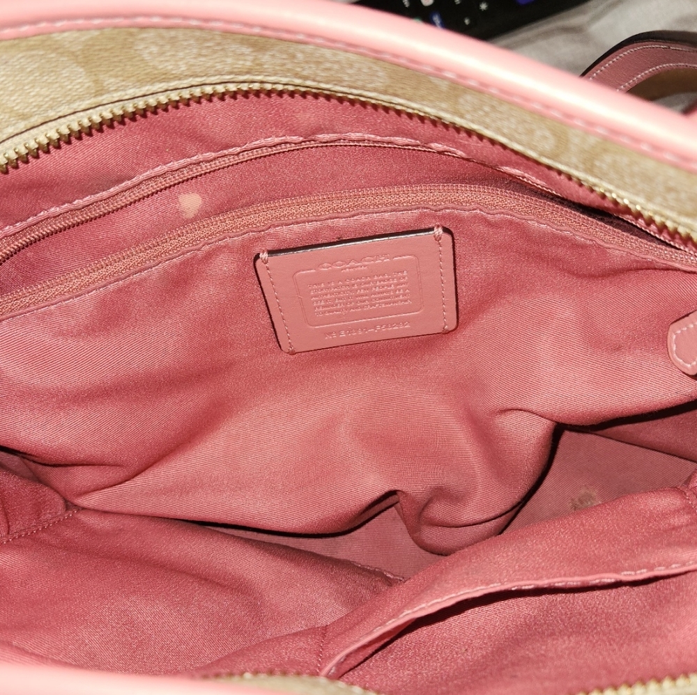 Coach purse - Picture 4 of 4
